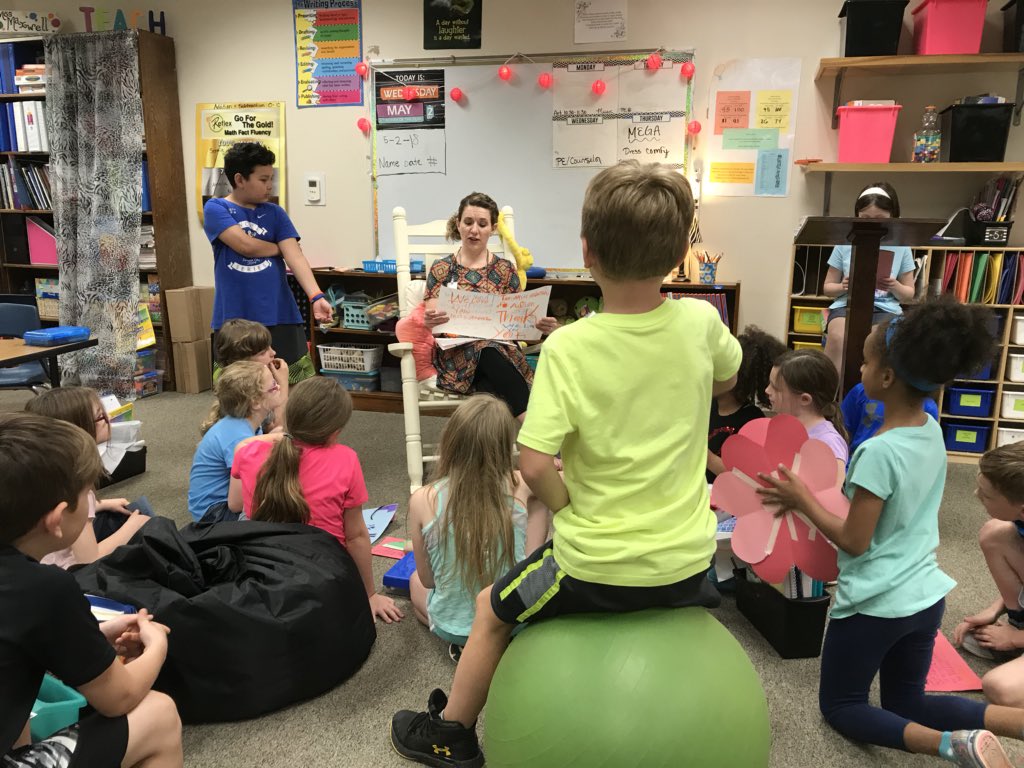 Mrs_Hoglund's tweet photo. Lifting up an amazing leader. We love you Mrs. Anderson! Thank you for everything you do for us! #SJSDproud #ellisonrocks https://t.co/I38bJUF4Vw