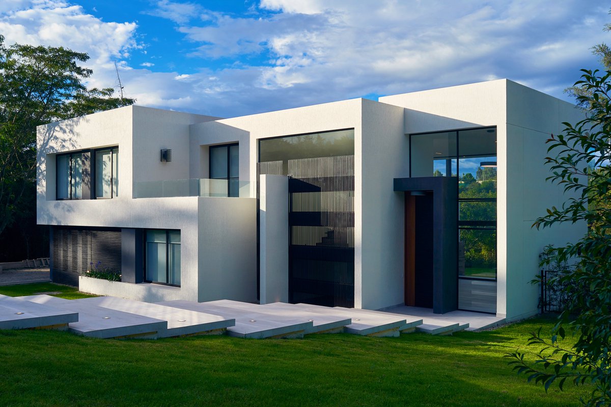 RedefyRE's tweet photo. Grab your sunscreen because we’re getting a sun tan from all the natural light this home is getting! https://t.co/V7zoMiORCv