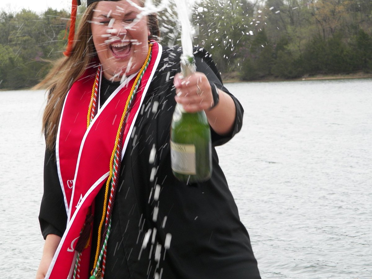 BrittCritt_'s tweet photo. I’m just a girl trying real hard and failing miserably. Example A pictured below. 

look out “real world” https://t.co/CeXrtMSh1f