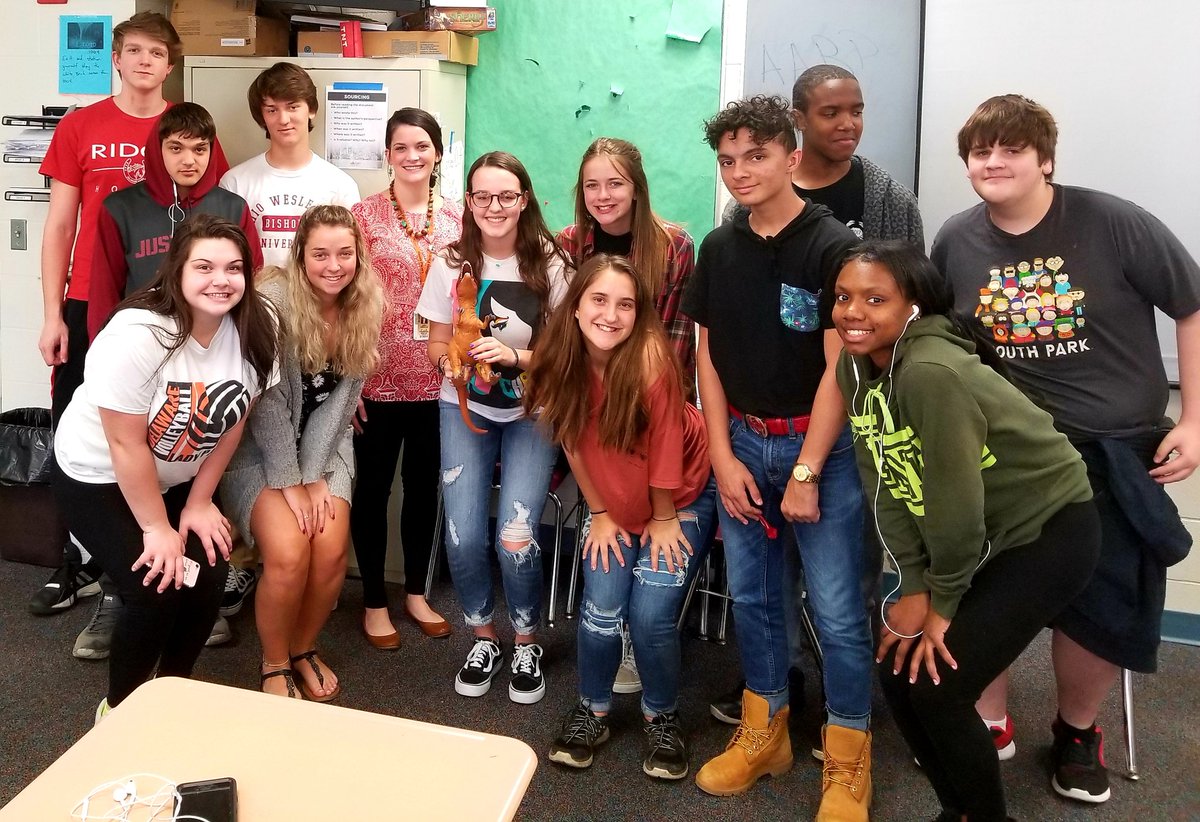 Mrs_Smock's tweet photo. #smockadvisory for the wiiiiin! Reggie the raptor can enjoy hanging in our room for the remainder of the year! #graceforthewin #unochamps @ridge_house https://t.co/AReezi80dS