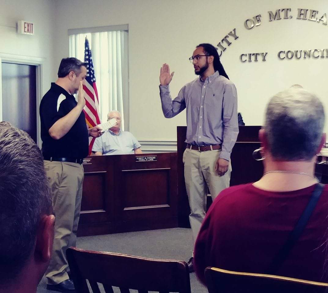 MthOwlsJrHighFB's tweet photo. Just wanted to take a moment and congratulate our defensive coordinator and Mt. Healthys own Cordel George on his nomination to the Mt. Healthy City council. An awesome position for an awesome person!!! https://t.co/WbJj8mXTpE