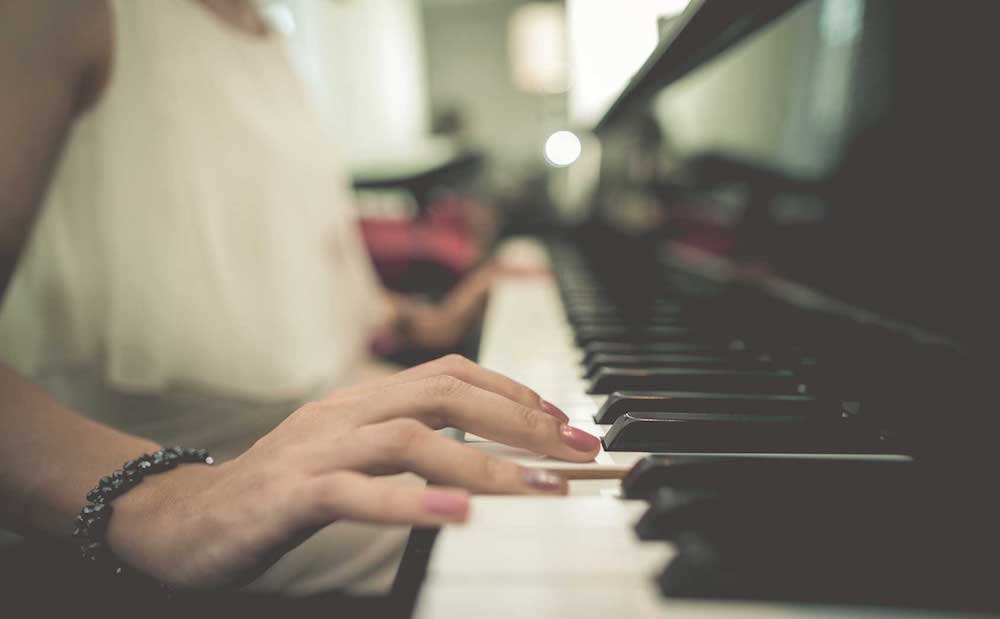 FDMLibrary's tweet image. How to learn to play the piano goo.gl/Bsznku