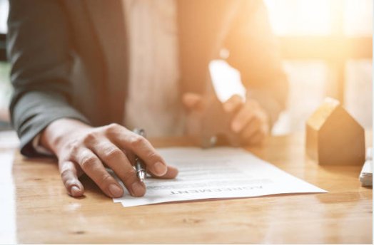 OTBS_CUforms's tweet photo. Don't miss tomorrow's FREE webinar on compliance updates for credit union forms, disclosures, and lending documents. Sign up Now: https://t.co/EYITKqACxS ⏯️💻 #CredituUnions #CUWebinar #CompliantForms #CompliantDocuments #CUFormsandDisclosures #HomeEquity #BusinessForms https://t.co/uKqPFBOnMk