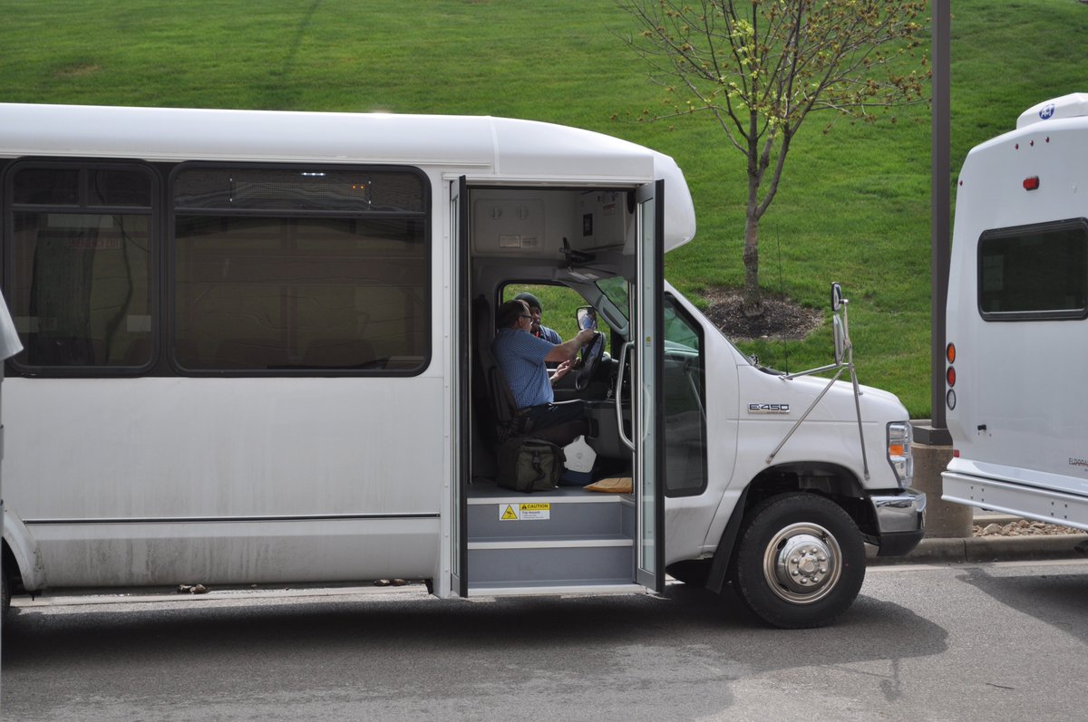 AFI_KC's tweet photo. Busy day here at AFI: Converted 3 busses to CNG that are headed outta here and installed @weather_guard ladder racks on a couple Chevy Vans for design mechanical as well!
#CNG #Electrical #Plumbing #HVAC #Conversions #Shelving #ladderracks #transit #express https://t.co/TtoIjOMiWP