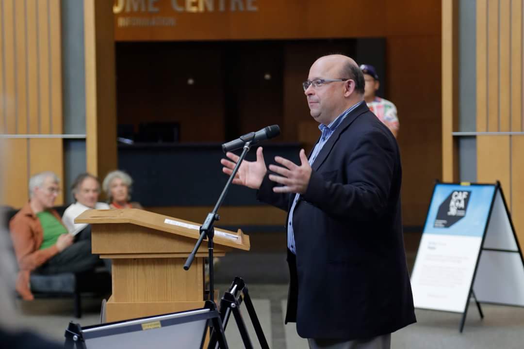 cafkabiennial's tweet photo. We're a month away from the opening of #CAFKA18 #RECOGNIZEEVERYONE We want to celebrate with you at the Opening Reception @CityKitchener City Hall & then at the Artist Party @44Gaukel 🎉💃 Here's @berryonline at our last reception
Visit the FB page
https://t.co/ZaunEOy36u https://t.co/dBWmPWFC9V