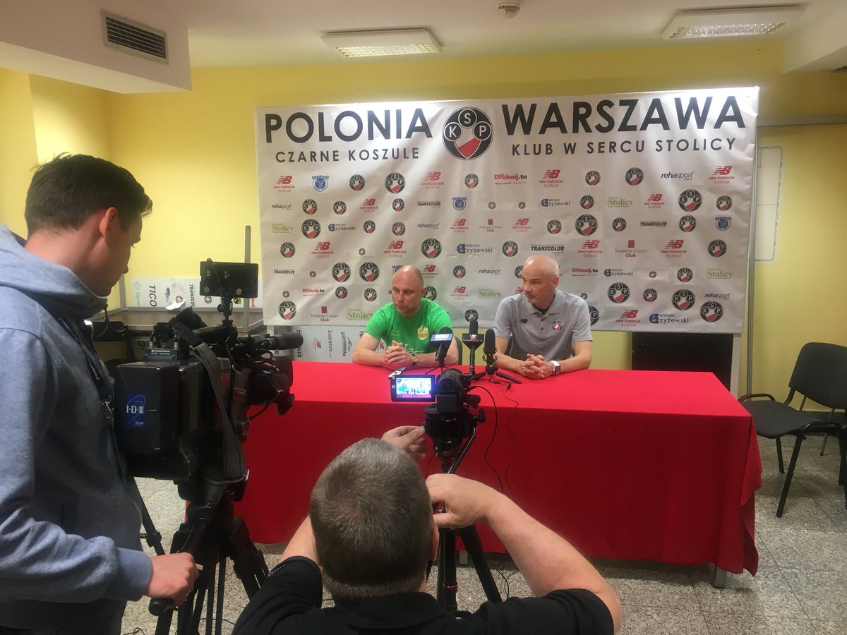 peter_kaluba's tweet photo. Wygrane mecze komentuje się przyjemniej! 🙂⚽️ #POLLEC @polonia1911 https://t.co/7AuYVBpDOv