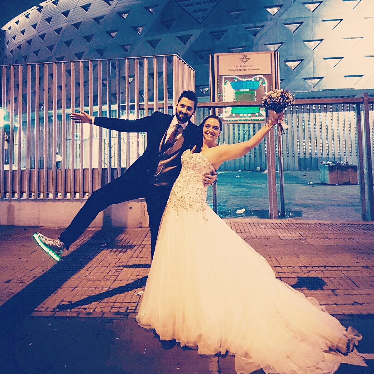 SabogaCatering's tweet image. Algunas de nuestras parejas soñaban con un reportaje de #postboda en el estadio del @RealBetis ¡Sueño cumplido! 

Somos #cateringoficial del #RealBetis ⚽ 📸 @Xpresartefoto