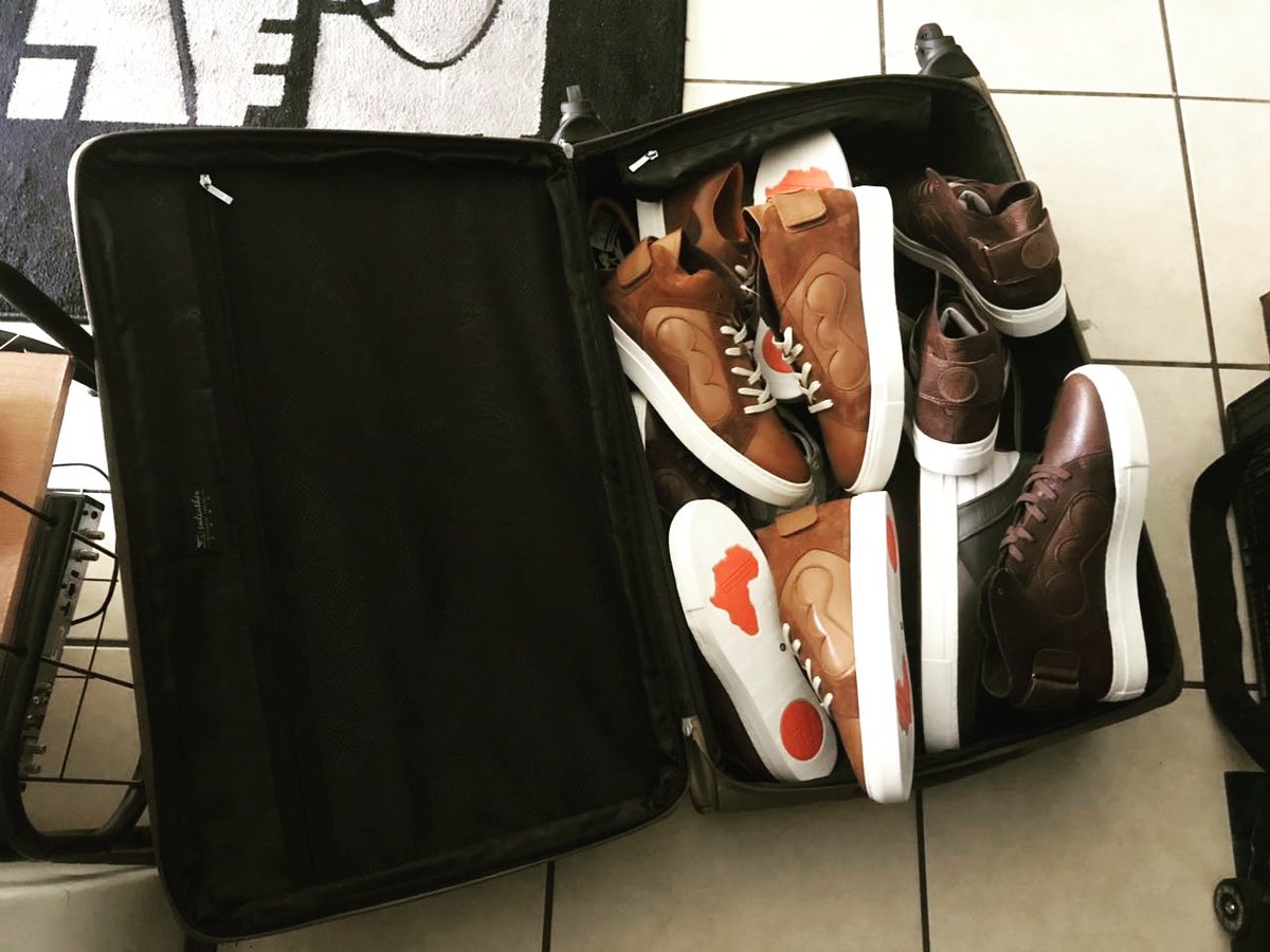 ReasonHD's tweet photo. I got some #AzaniaWrapper deliveries to do this week 😁 with @magentslifestyleapparel ✊🏾
#IgniteYourSole #EntrepenuerSlashMonsta https://t.co/FAK0vummZk