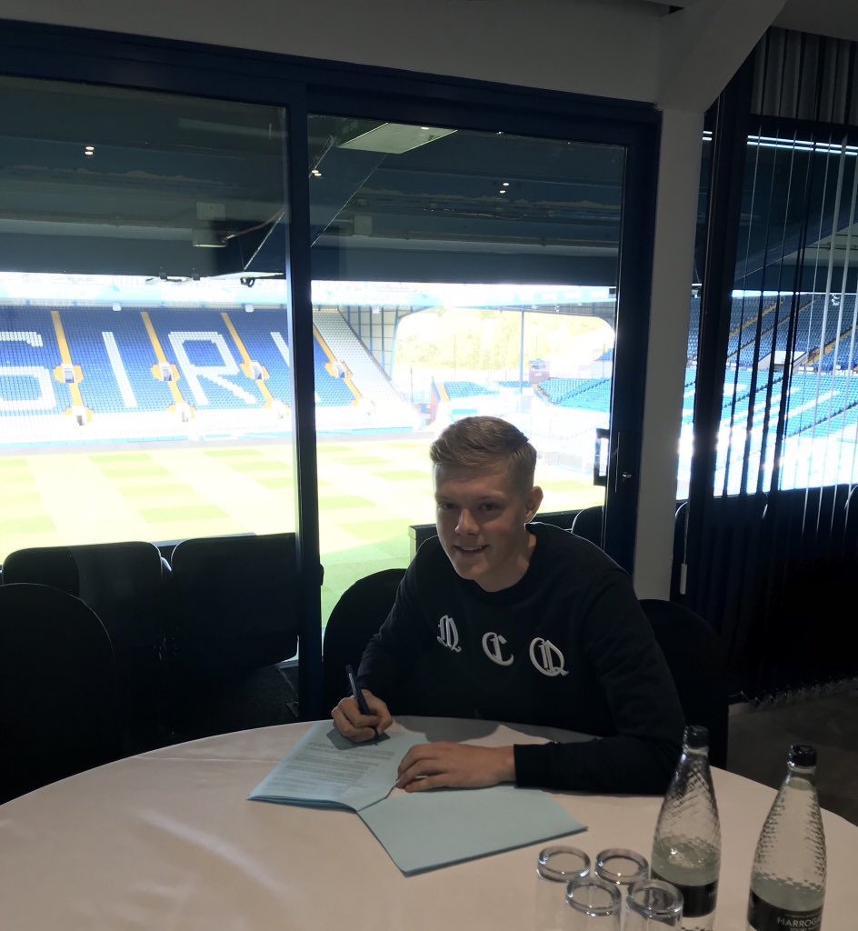 _jacklee41's tweet photo. Delighted to have signed a new deal @swfc , looking forward to what the future holds! Thanks to everyone involved ⚽️💙 https://t.co/CpdcrXmg92