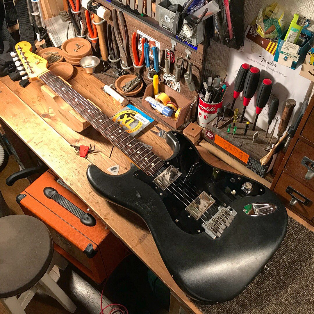Fender Japan Stratocaster mod /pickguard replacement and rewiring