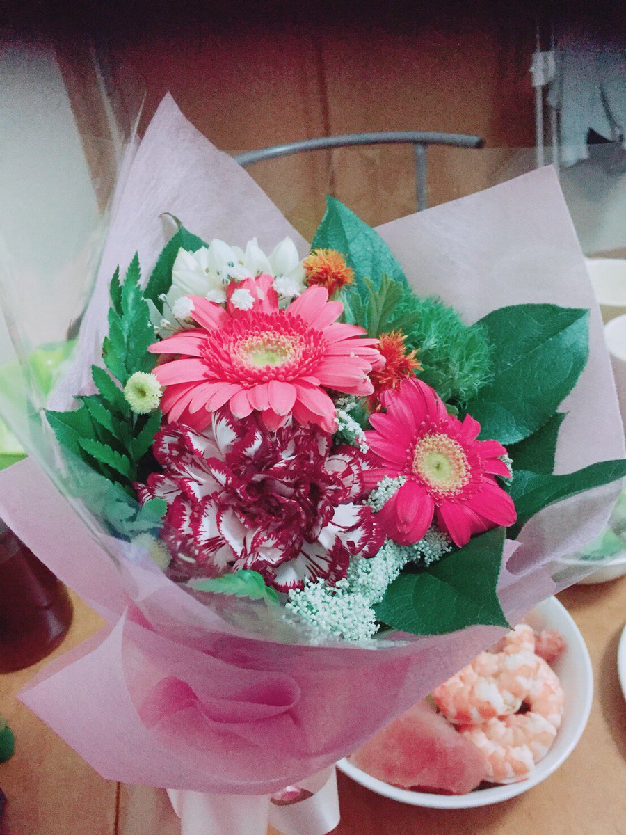 tulipphlox's tweet photo. サプライズで来てくれて
いっぱいお祝いしてくれた😊
ありがとう

早く素敵な大人���なります🙆 https://t.co/GSuqGRGzFb
