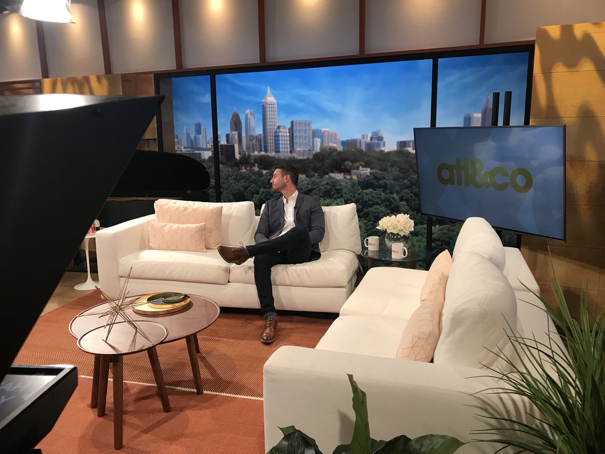 CarolynRyanTV's tweet photo. Accompanied friend & client @freddymcg to 11Alive for appearance on @atlandco today!Fred is CEO of SimpleShowing, an Atl startup where u can buy / sell a home on demand & save 💵 Download the app today! @simpleshowingHQ #CRMediaCompany #TV #TVcoach #Media #Startup #RealEstate https://t.co/h1uppTFm2m