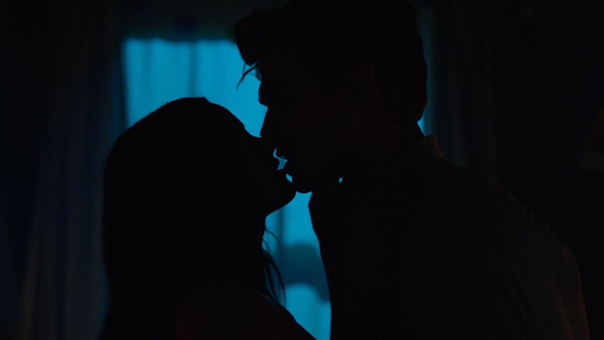 camilamendes's tweet photo. another day, another varchie silhouette. new episode of #riverdale tonight! https://t.co/GdCkfzk9Nq