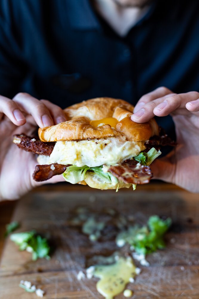 EatsWithMichael's tweet photo. One of Indy’s best brunches is in the suburbs. Get all the scoop on @louvinowine in Indy: https://t.co/pgFQt7mBJs https://t.co/4xh0SQKdO0