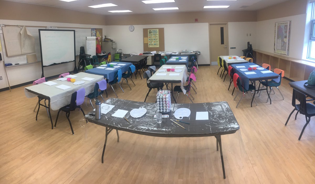 msjoncas_yrdsb's tweet photo. Amazing Grade 8 students from @SuttonStingers are all set up for their Art Club with their #SpeakUp initiative. Student leader success!! #letsdothis #getcreative https://t.co/c5YzRSaZxM