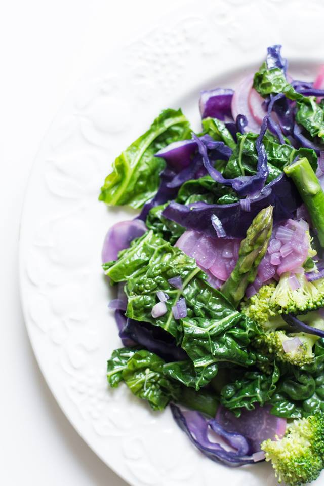 AndreaToreCHHC's tweet photo. Did you know that kale and red cabbage both promote healthy, strong bones and assist in the prevention of Osteoporosis?? #youarewhatyoueat https://t.co/BGOLuDkUBO