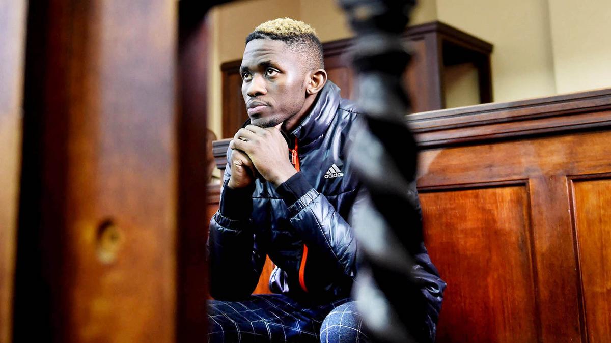SABCizindaba's tweet photo. USandile Mantsoe limlahlile icala lokubulala owabe eyintombi yakhe uKarabo Mokoena, uMantsoe limlahla nje sekunomunye umfundi eMangosuthu University of Technology okubikwa ukuthi ubulawe yisoka lakhe endaweni ehlala abafundi kuleNyuvesi. Kuthini ukuphawula kwakho ngalezindaba? https://t.co/7VudspmgvS