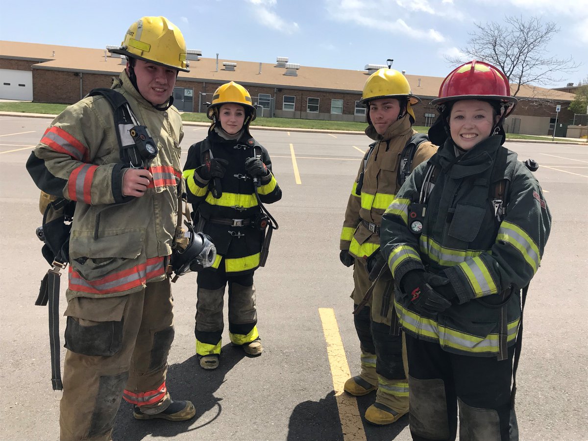 JeffcoSchoolsCo's tweet photo. Fire science, criminal justice, &amp; forensic science students @WarrenTechHS teamed up for their 2nd annual arson investigation to get some real world experience in arson crime scene investigation. These programs collaborated on 1 of the most dynamic learning events of the year. https://t.co/jVE6kubGta