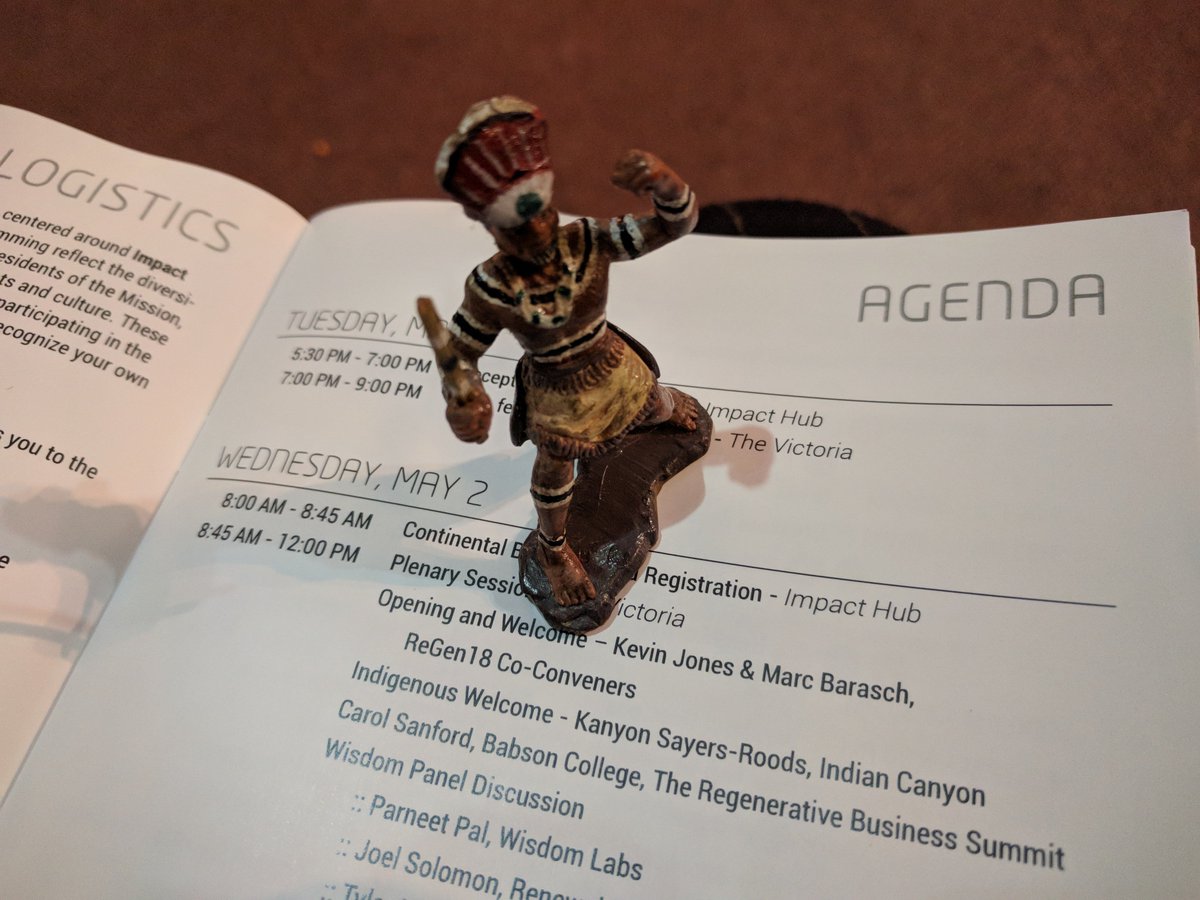 RoamingOhlone's tweet photo. #indigenousprotocol #indigenizetheybay #regencon18 #sanfrancisco #yelamu #ramaytush #ohloneterritory #roamingOhlone teaching the importance of acknowledging the ancestors of the territory we are present on, on #occupied #nativeland #honornativeland https://t.co/KZyyRbCw6O