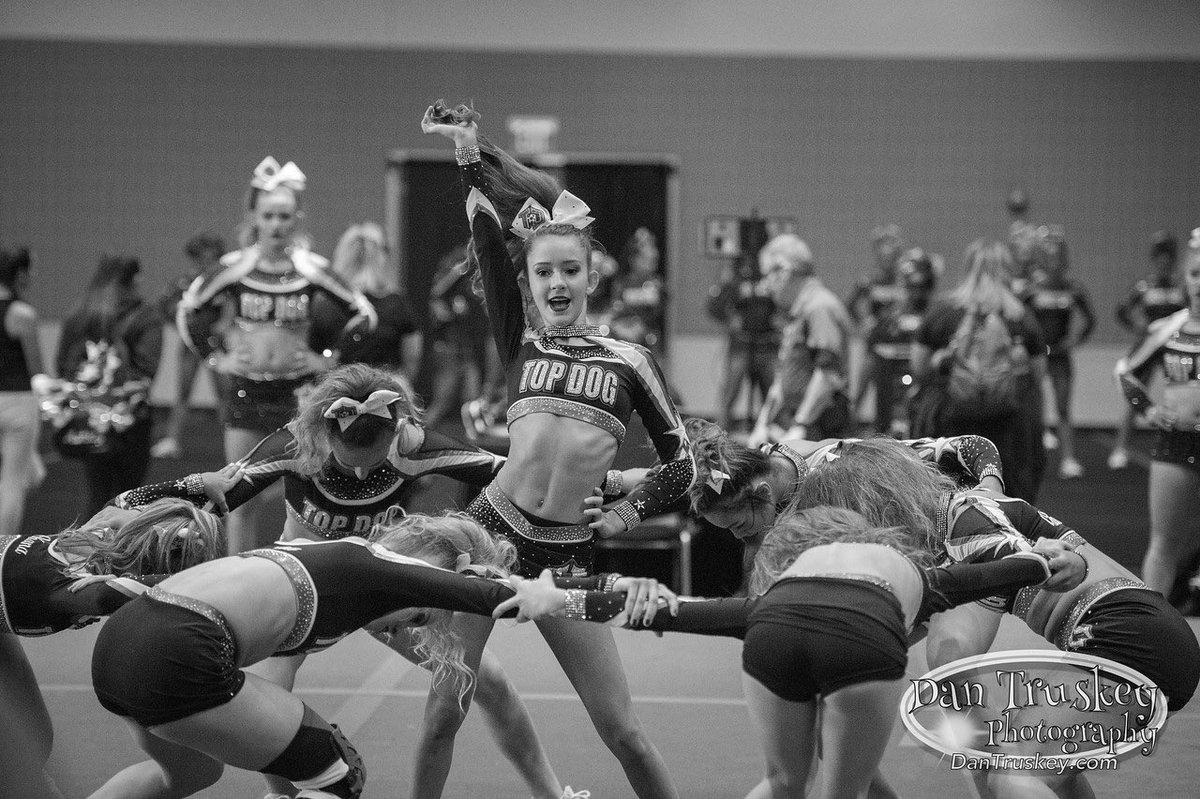 TopDogThunder's tweet photo. Come join us for our Summit Showcase tomorrow at 7:30pm! 💛💙💖 https://t.co/GTNJVq2Fk1