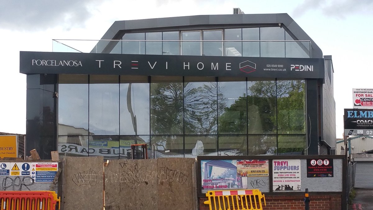 millzyface's tweet image. Club Cars being demolished &amp;amp; a Porcelanosa opposite? Can @bornatotter advise if #PROWS are allowing gentrification &amp;amp; are we getting an artisan bakery soon?
Ta 👍