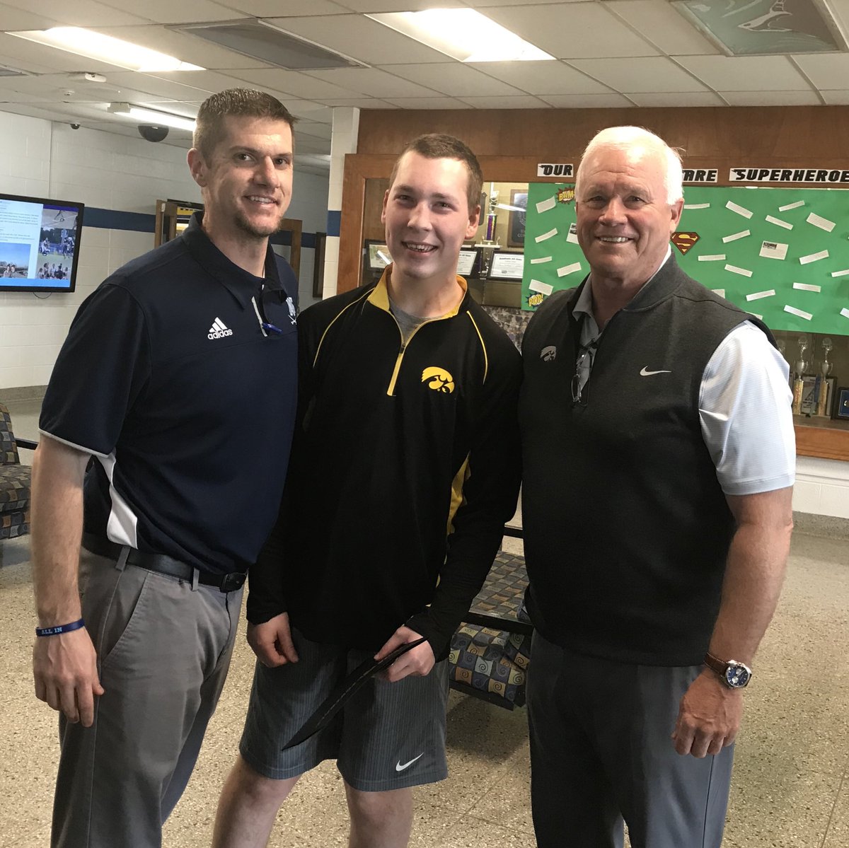 JeradBlock's tweet photo. Great visit with Coach Morgan today. Even took time to meet with our biggest Iowa fan! https://t.co/ZrzlwuPFo2