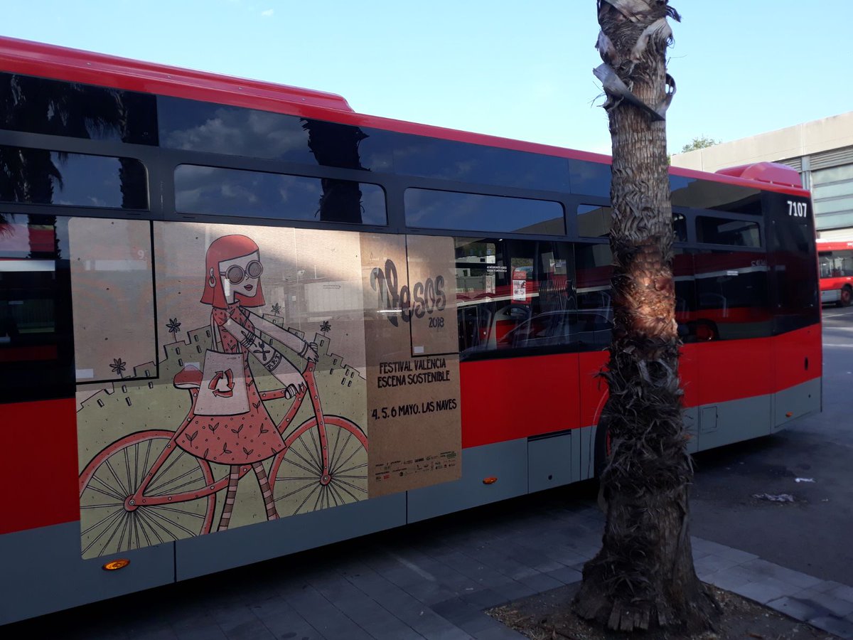 festivalvesos's tweet photo. 📷🚍 El #FestivalVESOS va sobre rodes gràcies a la col·laboració d' @emtvalencia!
Estos autobusos, que han quedat genials amb la bonica imatge d'esta edició, ja recorren els carrers de València, tu els has vist? 📷😊

#FestivalVESOS #VESOS2018 #Sostenibilidad #MovilidadSostenible https://t.co/zZCWpGcbV0