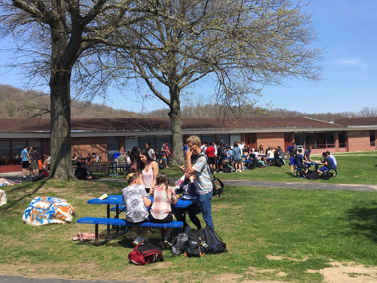 RRhodesCCSD's tweet photo. Spring / summer student courtyard use! https://t.co/pNib4tuOaW