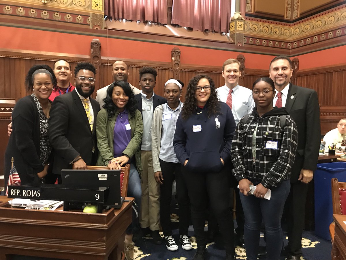 KimOliver_HTFD's tweet photo. Support #Youth and #youngadults! We are shaping our today and tomorrow. @MayorBronin @HartfordSuper #opportunityyouth @reconnect @CompassYouth @OPP_Helps_Youth #hartford #youthservicebureaus #ct @RepBMcGee @mskim899 https://t.co/dInpTr9XEj