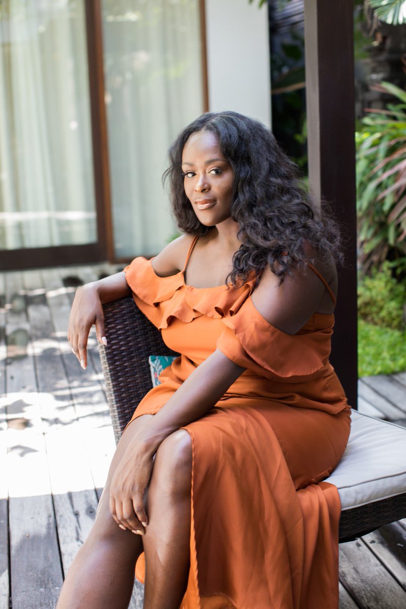 MADALIHair's tweet photo. Take it on vacation. MADALIan @kelleprivilege  sporting the 16" MADALI Wave.  Get the look at https://t.co/ILpAx51y87 #MADALIHair #WCW #LuxuryHair https://t.co/uc2j9Frd6t