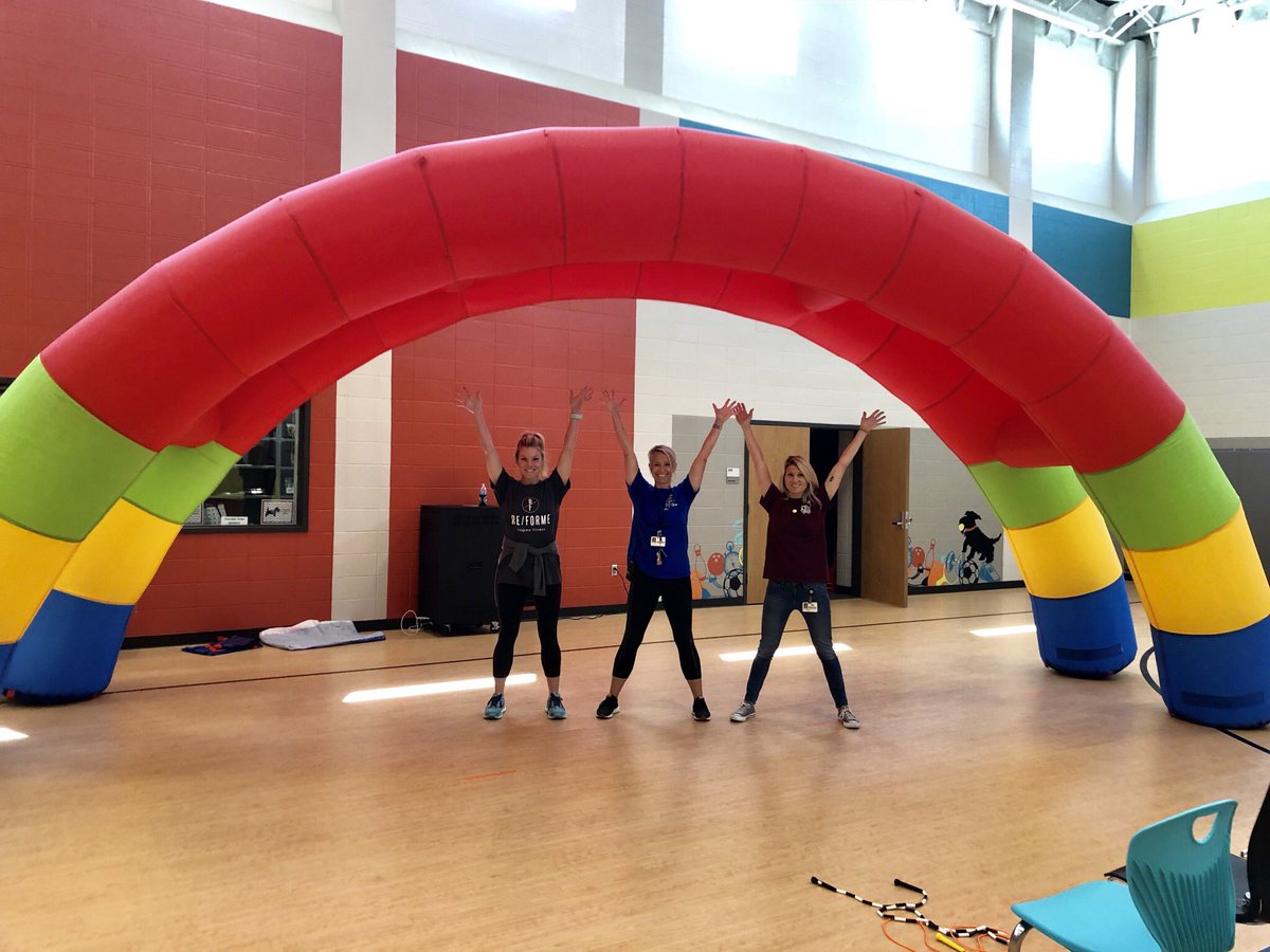 Thankful for this awesome Arch we were able to purchase with Glo n’ Show funds! Y’all rock <a href="/ptomahaffey/">PTO Mahaffey</a>! <a href="/MahaffeyKISD/">Mahaffey Elementary</a>