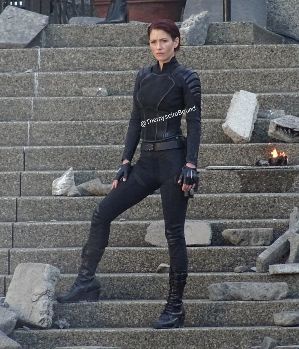 ThemysciraBound's tweet image. #Supergirl finale filming happening...
@WhatsFilming @olv