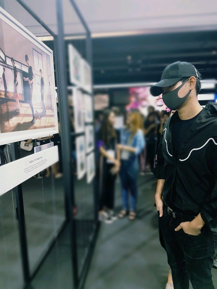 _MVD98's tweet image. เป็นครั้งแรก
ที่ฉันได้เห็นสายตาของเขา
จ้องมองมาที่ภาพวาดของฉัน
ด้วยตาของตัวเอง

#OneManStoryX
#เป๊กผลิตโชค 
#summerof9th