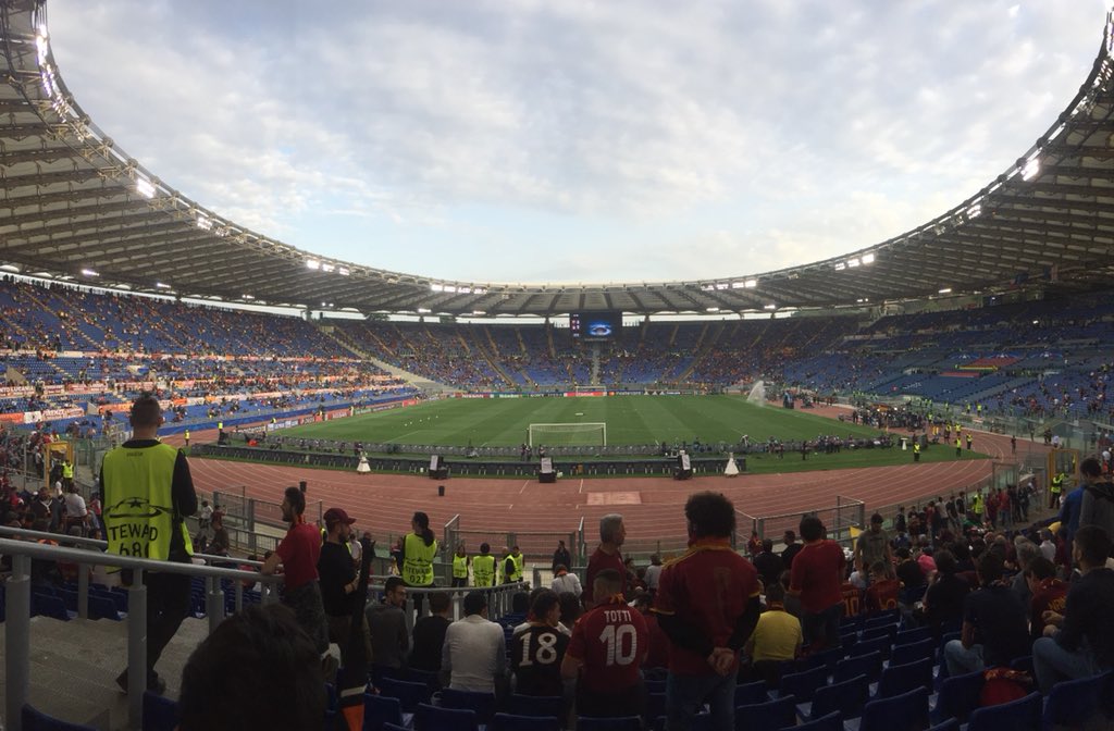 SportsPills's tweet photo. Cresce l’attesa per il ritorno di semifinale di #ChampionsLeague #RomaLiverpool e lo stadio #Olimpico inizia a riempirsi!

Dove guarderete la partita stasera?
La Roma riuscirà a ripetere l’impresa?

#ForzaRoma #RomLiv #RoadToKiev #UCL #ASRoma #Liverpool #Roma #RomaLFC https://t.co/QfZzF9H7cf