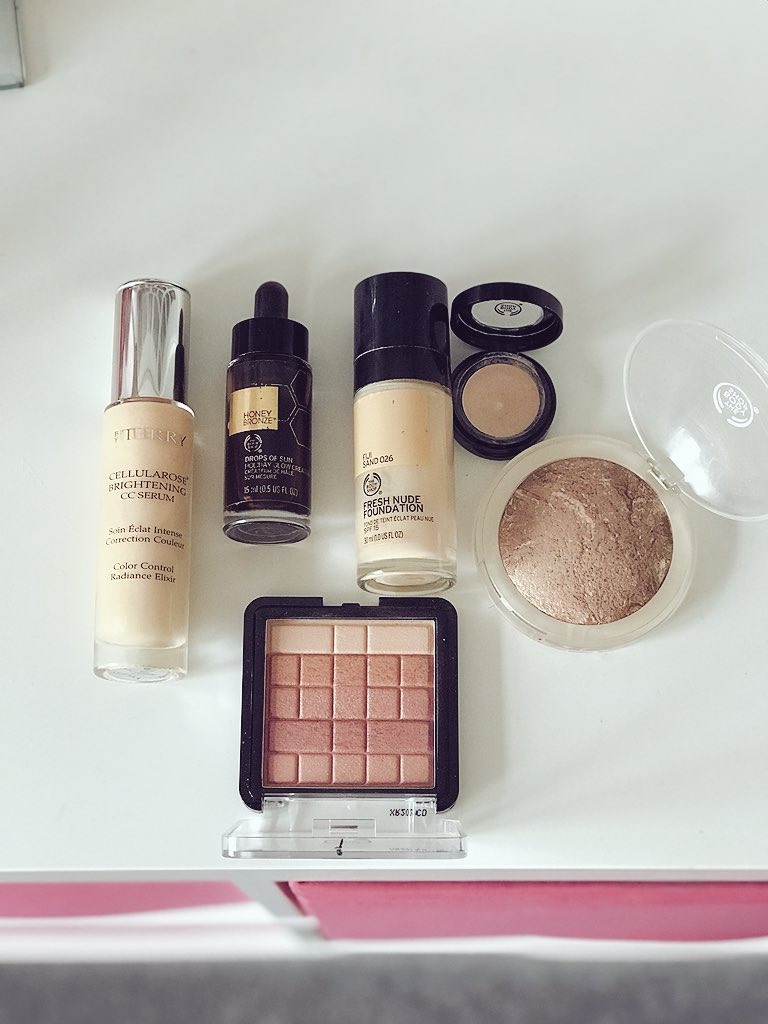 RebeccasStyle's tweet photo. My makeup routine at the minute @BYTERRYOFFICIAL @TheBodyShopUK love the fresh Nude foundation with the drops of sun mixed in!! Gives you that summer glow we’ve been wanting!! https://t.co/EleGEa6Y9o