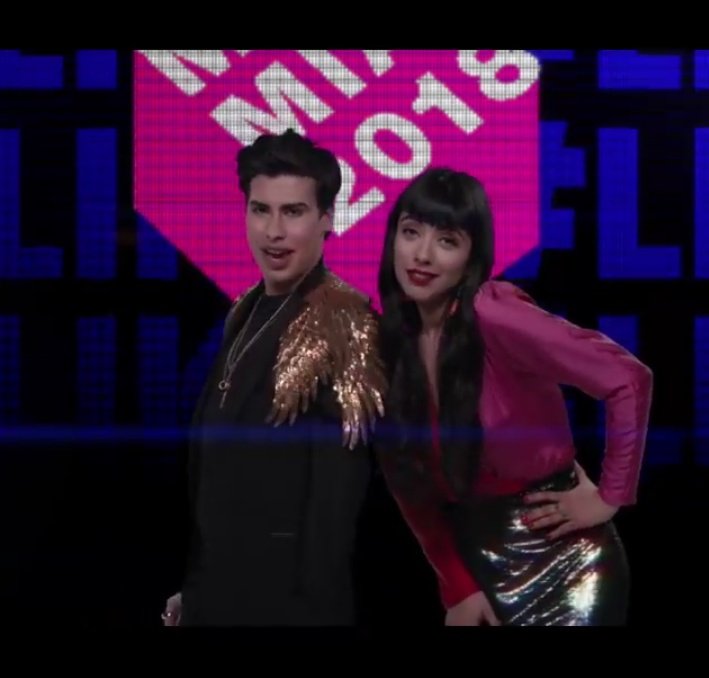 milymaza2's tweet photo. OMG ESTO ES ÉPICO🔥🔥ALGUIEN ESTÁ VIVO?💕 @monlaferte💕 @ladivaza 💕

#PremiosMTVMiaw 
#AnuncioDivaza #MTVLAROSLADIVAZA 
#MTVLAICONOLADIVAZA https://t.co/Z0QNIlu1Dc