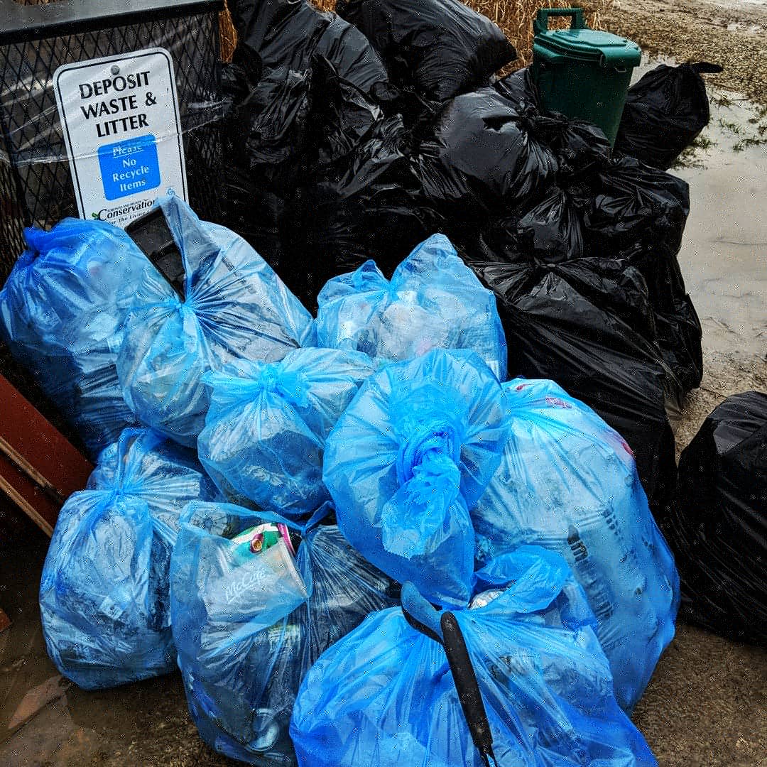 BramptonBlueDot's tweet photo. Thank you to all of you, wonderful #volunteers, who dedicated your time to cleaning up the #waste that shouldn't be there. You made such a difference!
There's so much #illegaldumping at #ClairevilleConservation.
@cvcfoundation @TRCA_Trails
#Brampton #BramptonBlueDot https://t.co/GIqx1aNzo4
