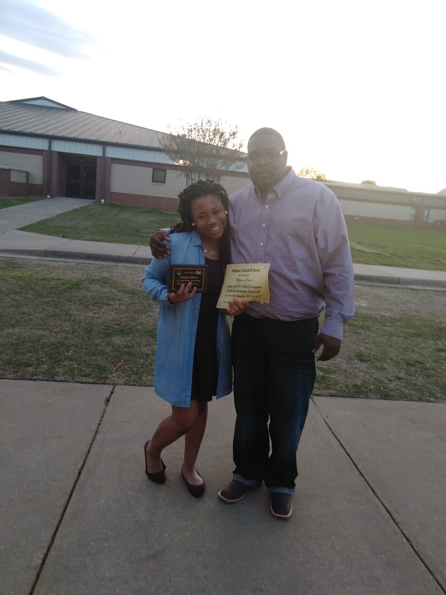 1CoachTyson's tweet photo. Proud dad moment! Most improved award last night at the Nettleton Lady Raiders Banquet 20-3 record played big, in big games, I ask of my kids to play at the best of their abilities, listen to coach and be a great teammate and everything will fall in place. https://t.co/8nCBuPaqO7