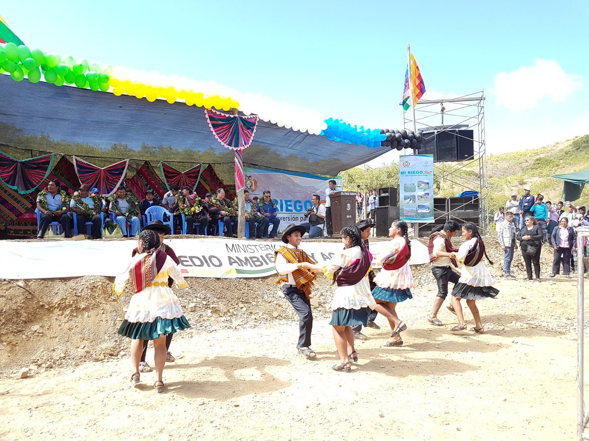 AmbienteyAgua's tweet photo. #MásInversiónParaRiego | 94 familias agricultoras de la comunidad Astilleros del municipio de Mojocoya - #Chuquisaca son beneficiados con sistema de riego tecnificado.
#MiRiego
#VivirBien https://t.co/30GqnsEcYc