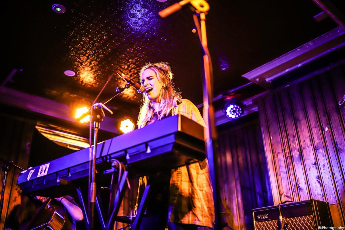 LauraMcCabster's tweet photo. Delighted to announce that @SterlingMolly will be joining the star studded line-up of tonight’s @Together4yes fundraiser gig in @olympiatheatre. Chuffed is an understatement 💪#togetherforyes #repealproject #mollysterling https://t.co/JpJu89I8HP