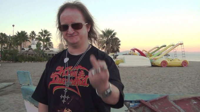 View image on Twitter