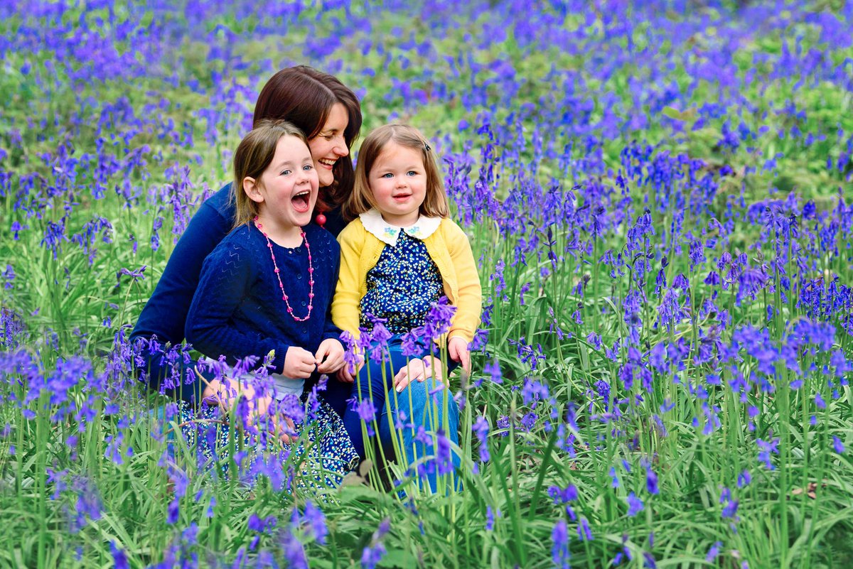 AlexTandyPhotos's tweet photo. Booking for my mini-bluebell shoots this week is now open! The bluebell forest is 10miles from Banbury/Chipping Norton &amp;15 miles from Oxford.  The 45min shoot is £65 and you get 3 free digital images Book at https://t.co/DqgAhCseot #oxtweets #bluebells #photoshoot #Oxfordshire https://t.co/PzEapubMo9