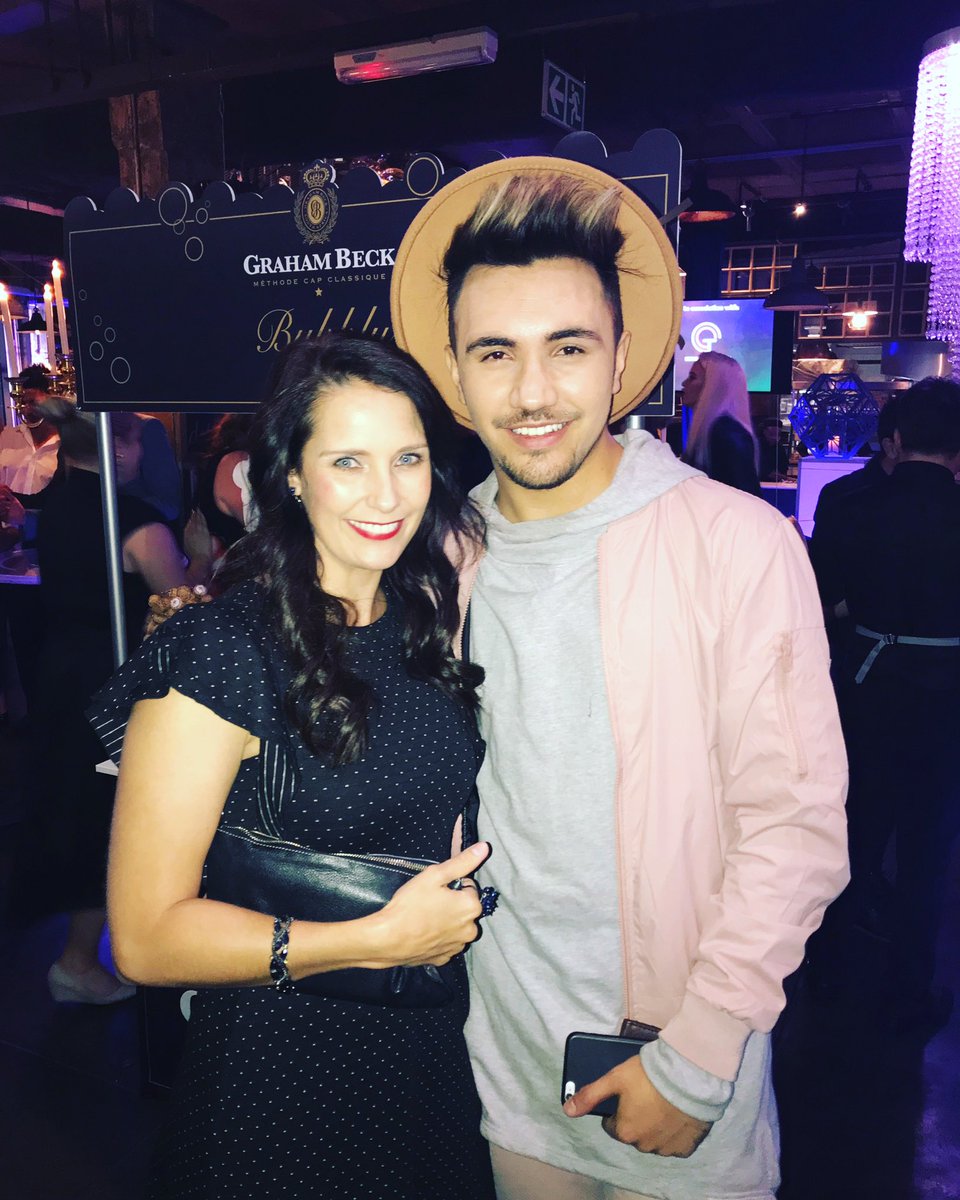 Juanita de Villiers tweet media