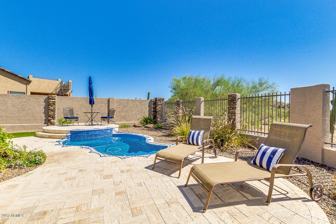 The weather's getting warmer 🔥! If you're house hunting and you're looking for a home with a pool, we've created a custom search just for you!

Click here to check out all Mesa homes with a pool: arnettproperties.com/homes-for-sale…

See one you love? PM or call/text us at 480-415-5233.