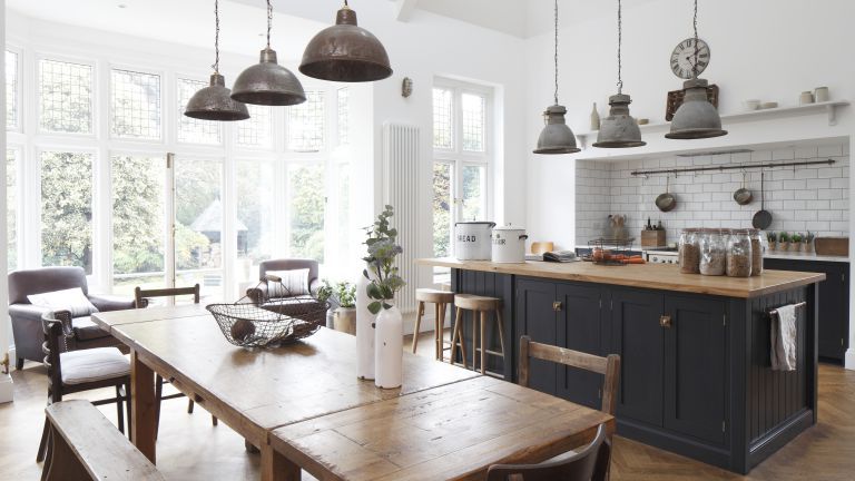 Nat_woodfloor's tweet image. We absolutely love this dark blue #devol kitchen combined with the oak parquet wooden floor 😍.  Read all about this Victorian Arts &amp;amp; Crafts house renovation. buff.ly/2HCue6L