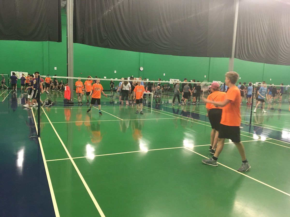 ceturbach's tweet photo. TMC Grade 8 Boys Doubles teams playing for first place in the A pool #tmctitans #tmcathletics πΈ https://t.co/u0ZxIfRw95