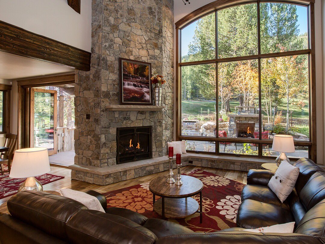 BreckRE's tweet photo. House of the Day: This beautiful ski-in/ski-out home is a true work of art |📍 96 Masters Drive | 6 Beds | 7 Baths | 5870 sq. ft. #houseoftheday #realestate #coloradohomes #luxuryhomes #mountainhomes #breckenridge #colorado #mountainliving #summitcounty #coloradorealestate https://t.co/ajmIuaYMLt