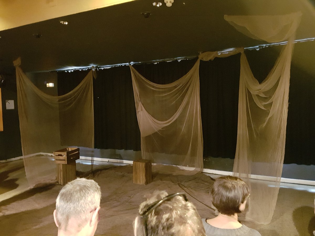 AHernandezNieto's tweet photo. Así empieza #ASecretoAgravioSecretaVenganza de #CalderonDeLaBarca, obra que ganó el #Almagroff 2017, dirigida por #PedroHofhuis, de la compañía @clasicascosas en El Pavón @teatrokamikaze con @PilarAguilarte, #RubénDelCastillo, @JoseC_Cuevas, @riecuandopuedas y #DavidMena https://t.co/uxfNrGUNL6