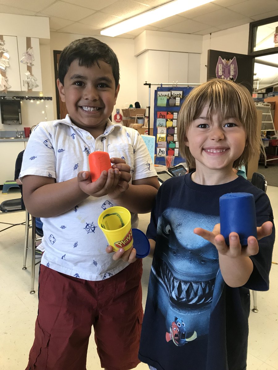 TroyDports's tweet image. “Look Mrs. Davenport...a cylinder!” #mathminds #hillkinders #hillthinkers