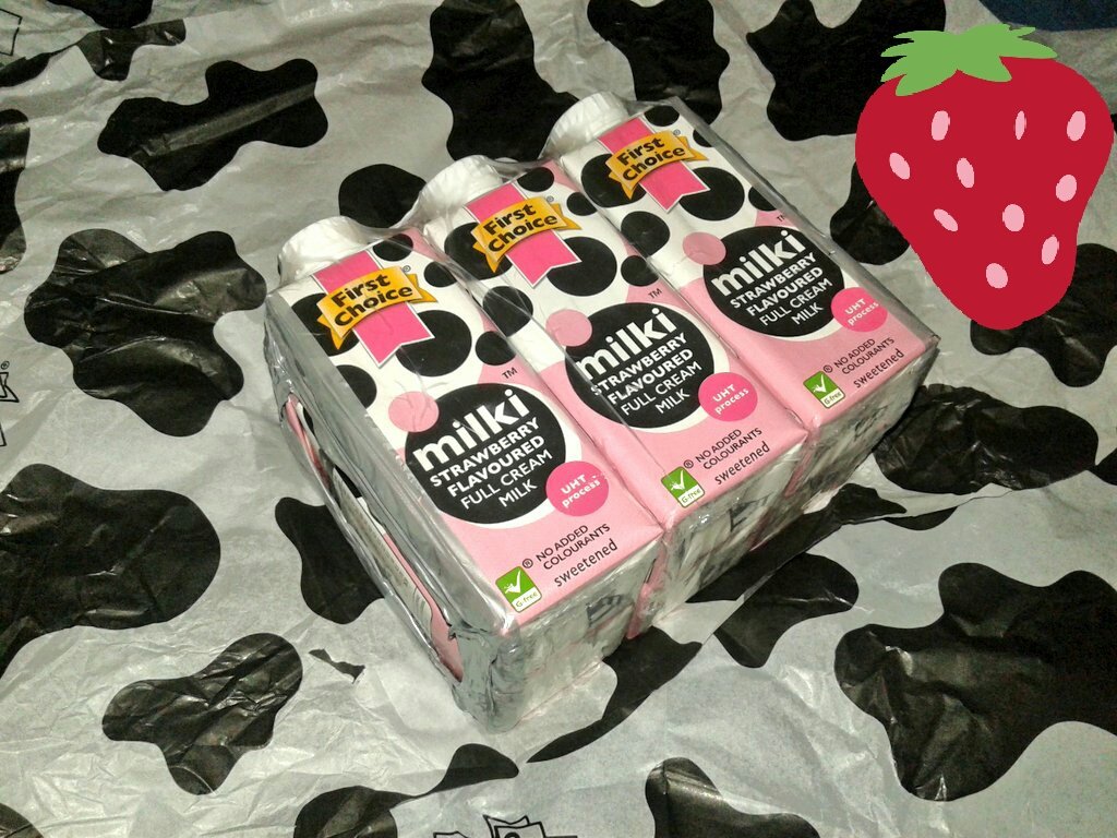 Carikajfourie's tweet photo. A huge thank you to @FirstChoiceSA for my prize! π It made my day! Inlove with the awesome packaging and your wonderful product is like always a favourite! πππ ππ #firstchoicemilk #milki #cowpaper #favourites https://t.co/QPF4HTmEad